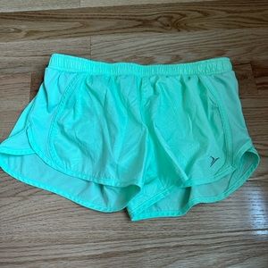 Green running short